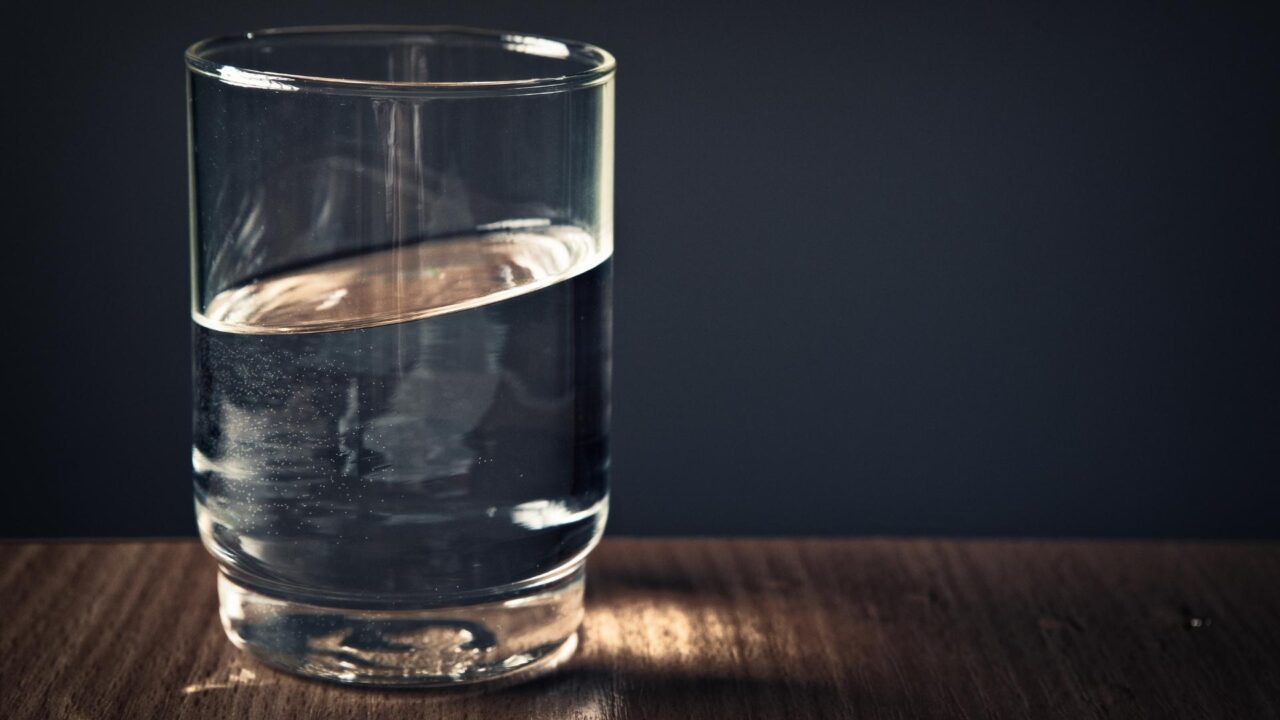 Bild på ett vattenglas