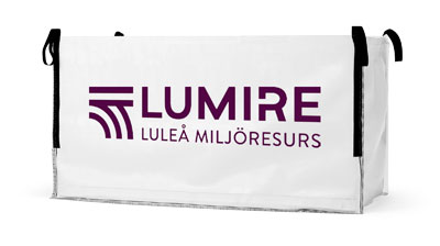 Bild på en vit storsäck ned Lumires logotype, som rymmer 200 liter.